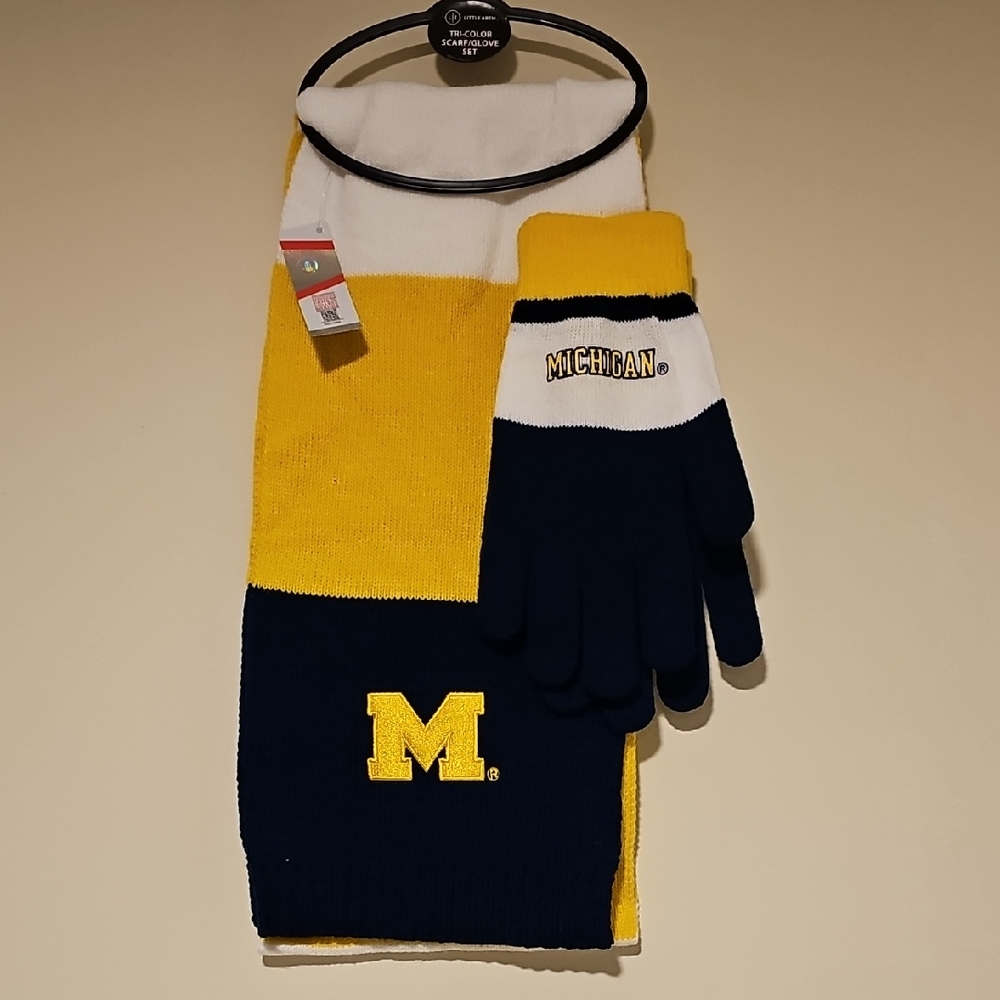 Little Earth Scarf & Gloves.- U Of M. Navy and Yellow. Os. Nwt.